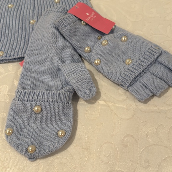 ♠️ Kate spade Knit Beanie and Glove Set. - Picture 13 of 13